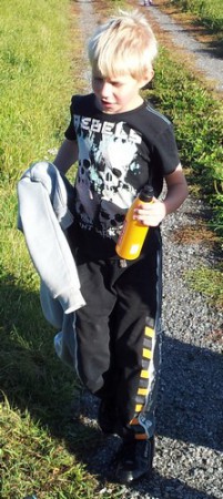 William pausar lite han också.